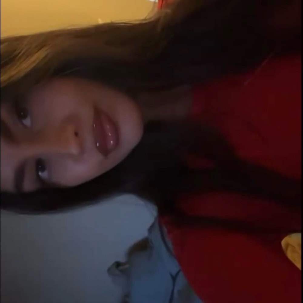 Meet your Posher, Joelia